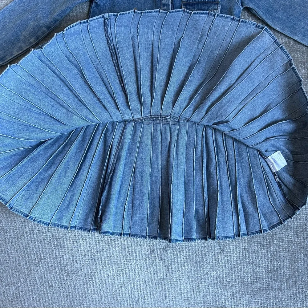 Hello Yellow Girl’s Blue Distressed Denim Pleated Skirt Shirt Dress, Size 6